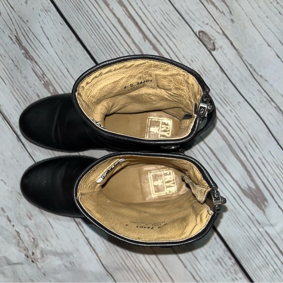 Frye Veronica Back Zip Black Leather Short Moto Boots size 6 - Picture 7 of 12